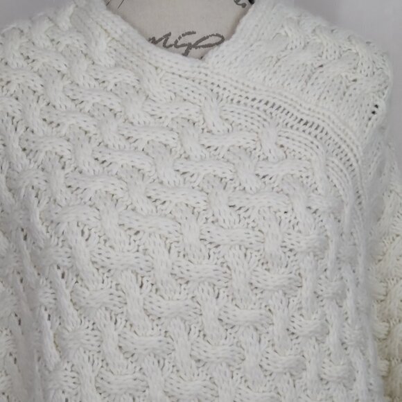Cocogio | Cable Knit Wool Poncho Ivory Winter White | OSFM - Picture 2 of 7